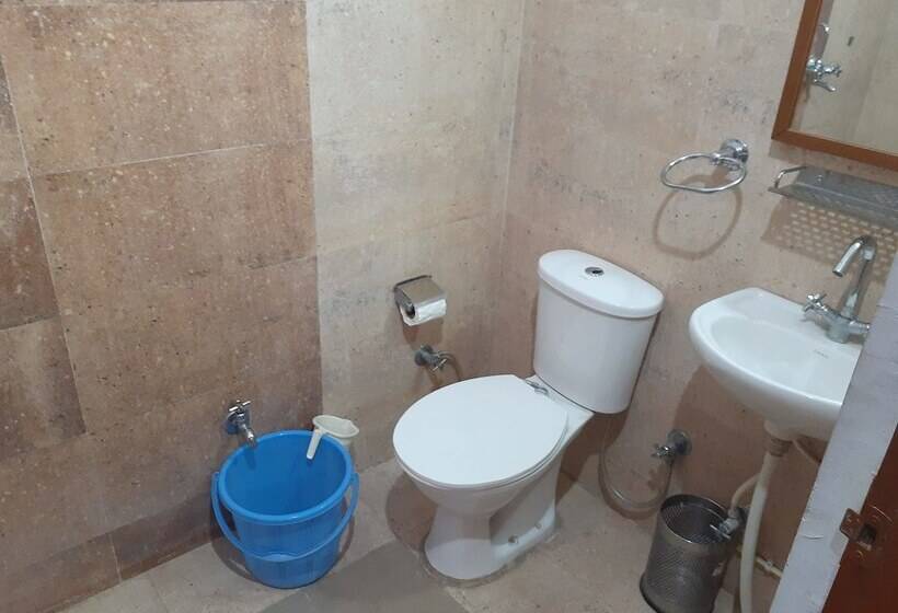 هتل Airport Sky Inn