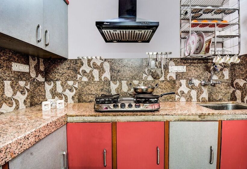 هتل Airport Sky Inn