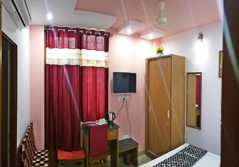 هتل Airport Sky Inn