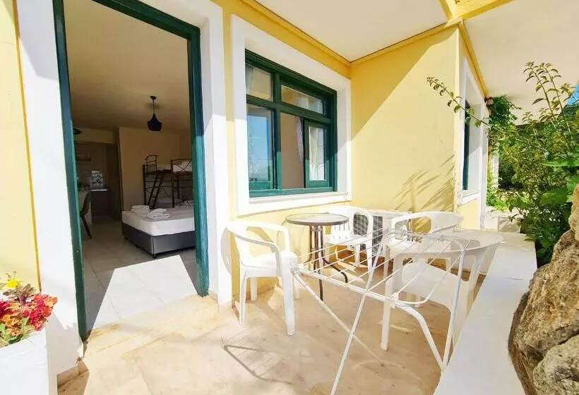 Hotelli Avra Sea View Paradise Pool Apartments