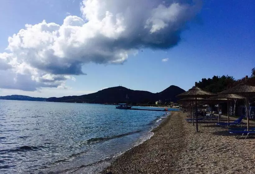 Hotelli Avra Sea View Paradise Pool Apartments