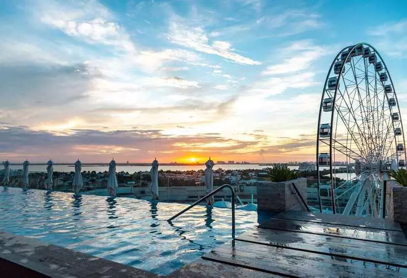 هتل Canopy By Hilton Cancun La Isla
