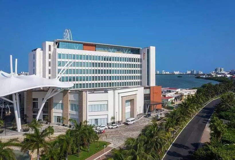 هتل Canopy By Hilton Cancun La Isla