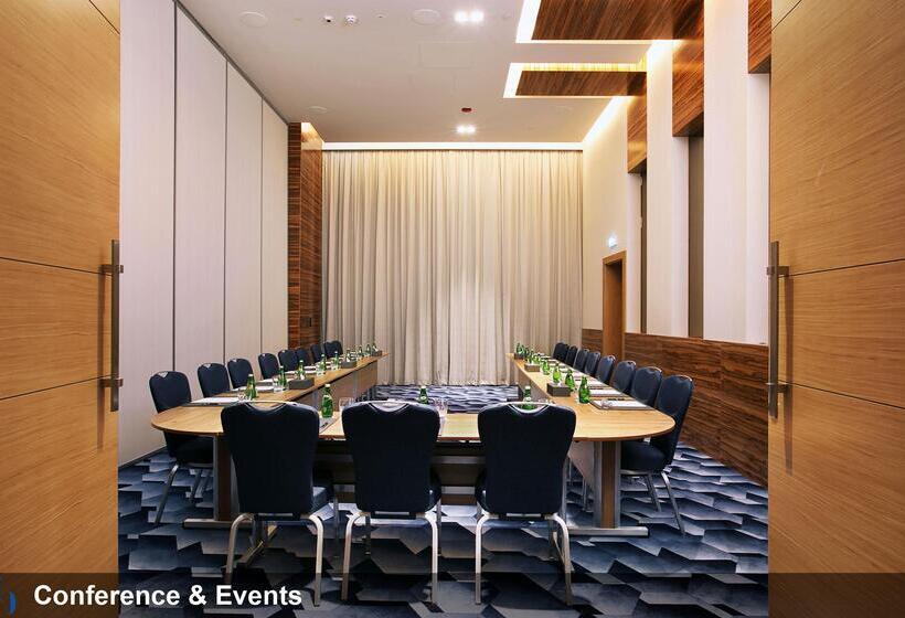 酒店 Grand Cosmopolitan