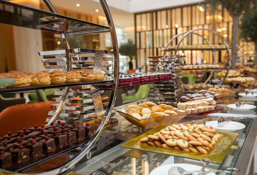 酒店 Grand Cosmopolitan