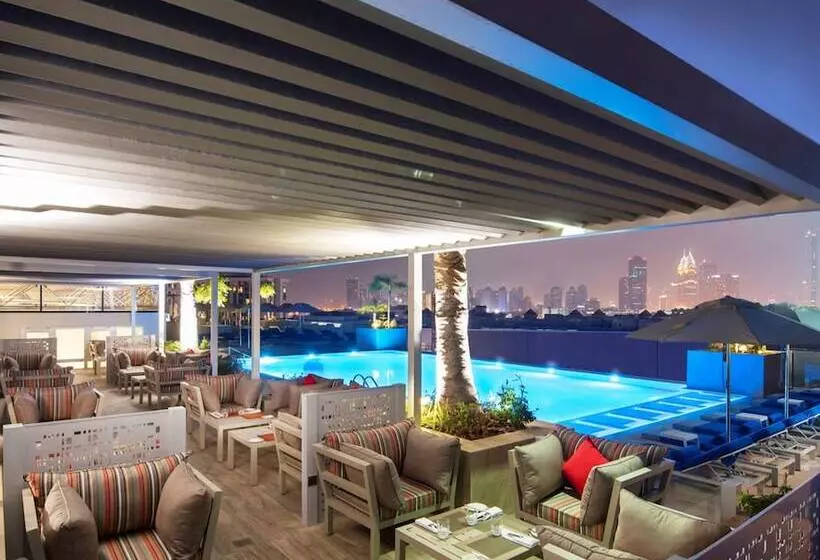 هتل Grand Cosmopolitan