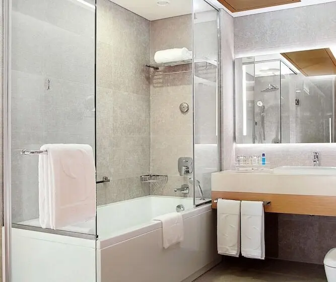 هتل Grand Cosmopolitan