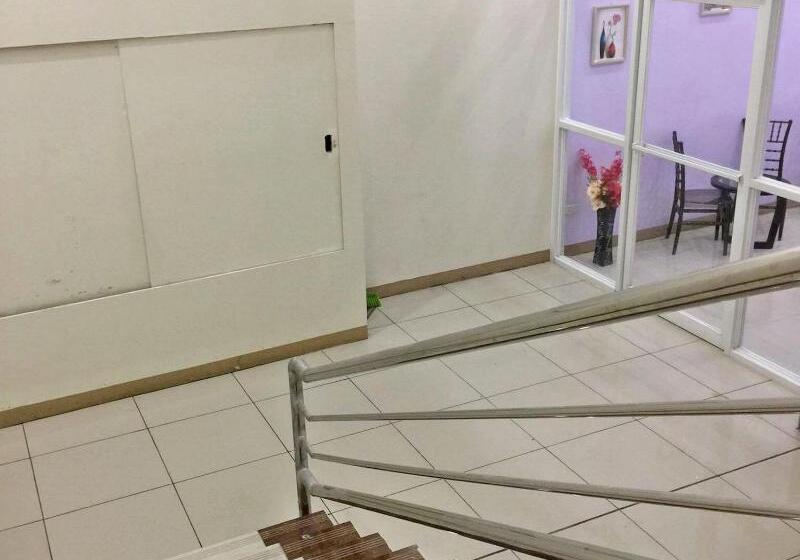 Meaco Royal Hotel   Lipa