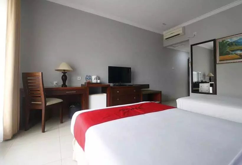 Hotelli Reddoorz Premium @ Bukit Damai Indah