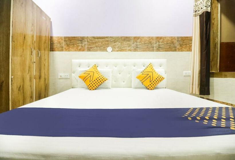 Otel Spot On 62209 Yash