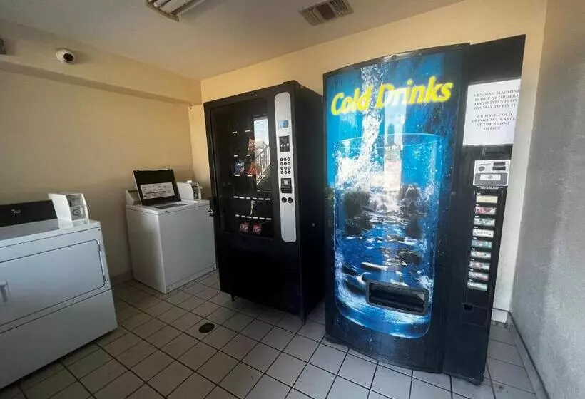 Hotelli Super 8 By Wyndham Baytown I 10