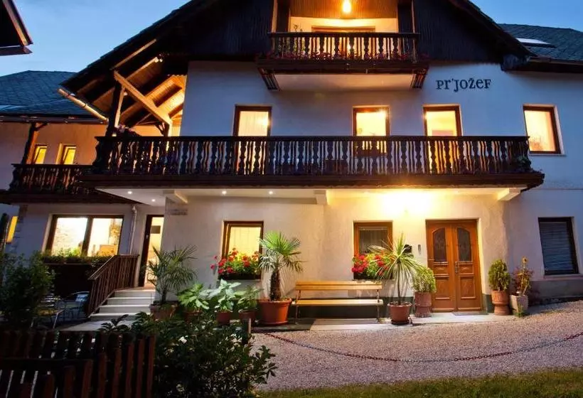 پانسیون Guesthause Pr  Jozef