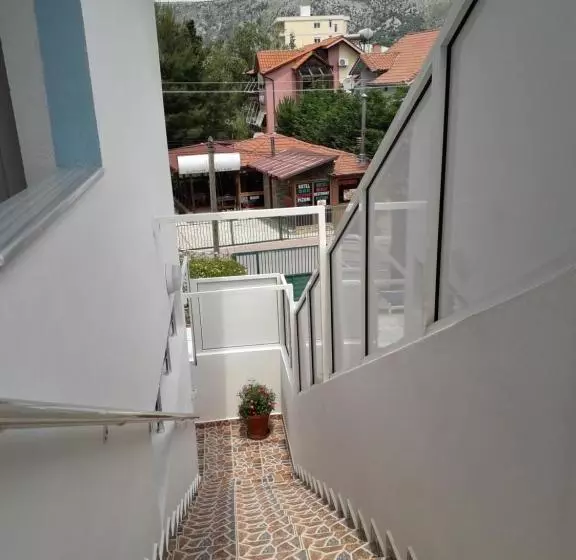 پانسیون Rooms And Apartments Analipsi