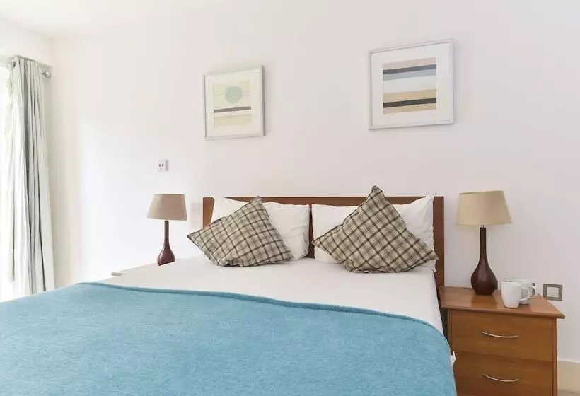 Tower Bridge City Apartments