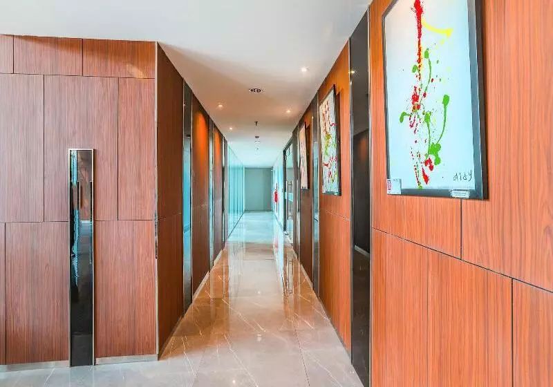 ホテル Collection O 16 Vittoria Residence