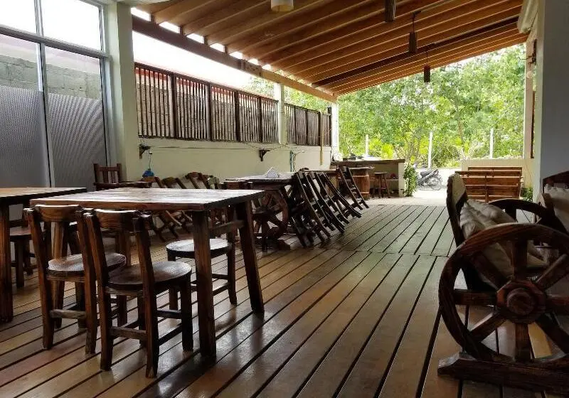 هتل Nomadic Inn