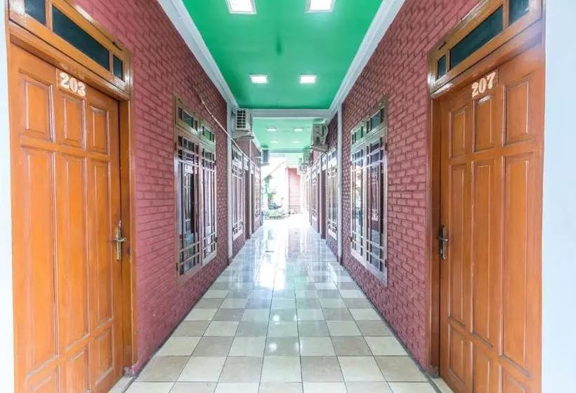 ホテル Oyo 1424 Guntary Residence