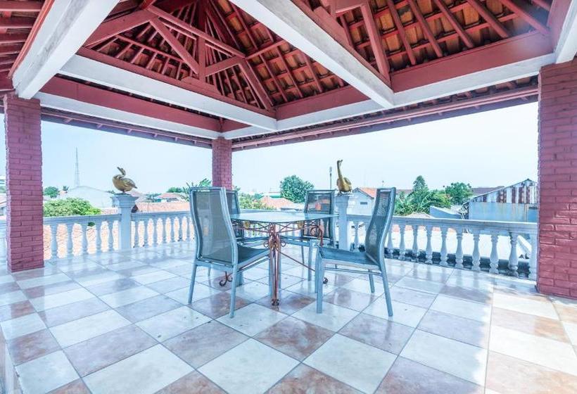 Hotel Oyo 1424 Guntary Residence