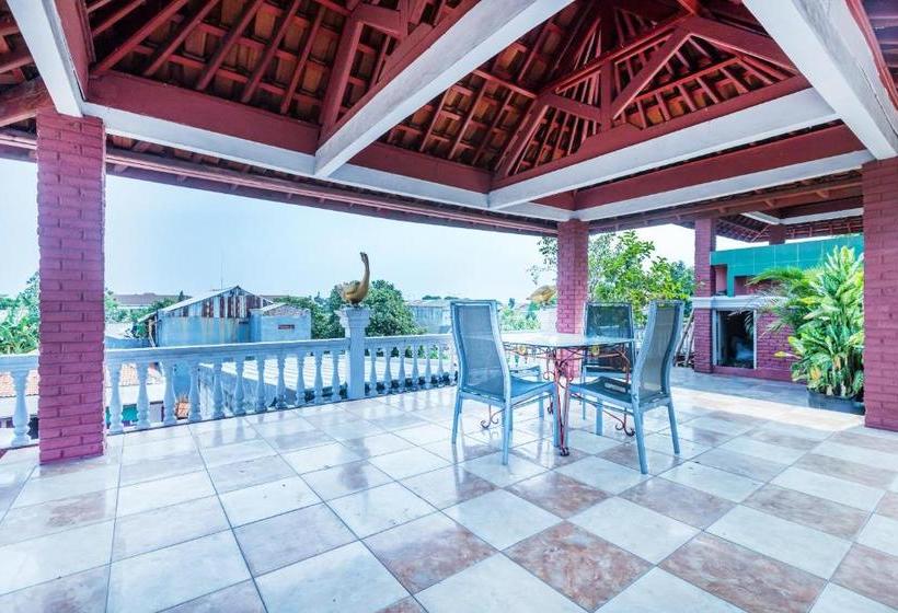 Hotel Oyo 1424 Guntary Residence