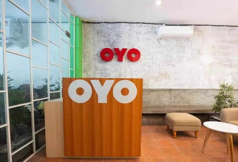 ホテル Oyo Flagship 1575 Urban 18