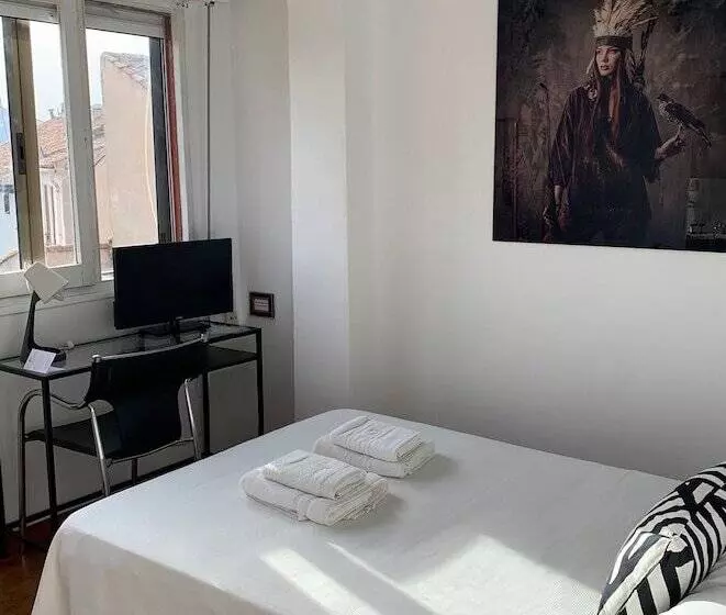 Hotelli Y Restaurante Puerta De Aranda