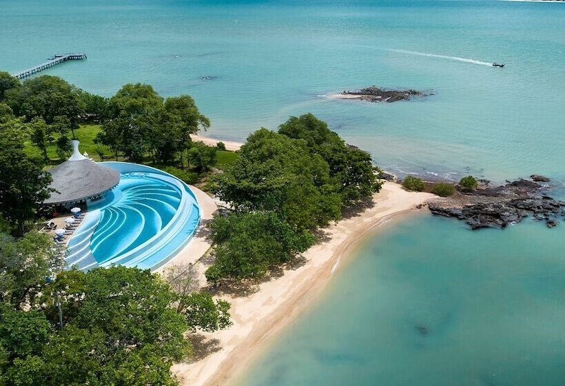 استراحتگاه Island Escape Burasari