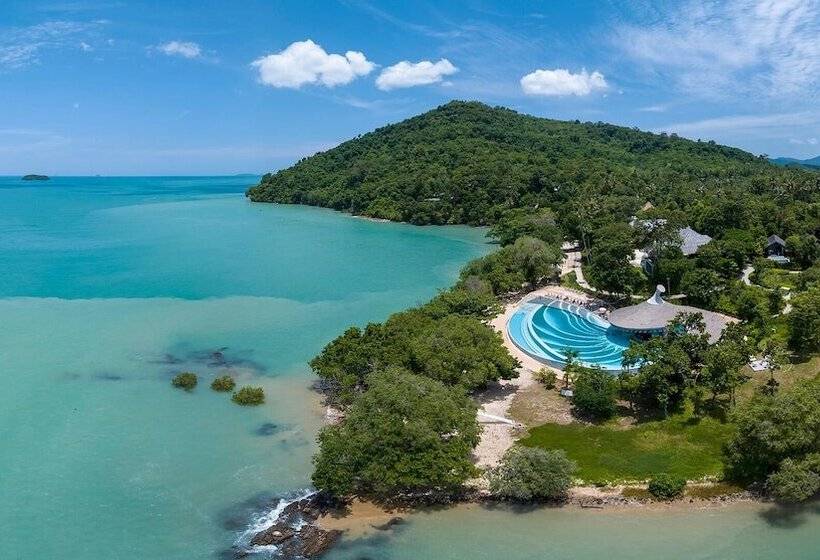 استراحتگاه Island Escape Burasari