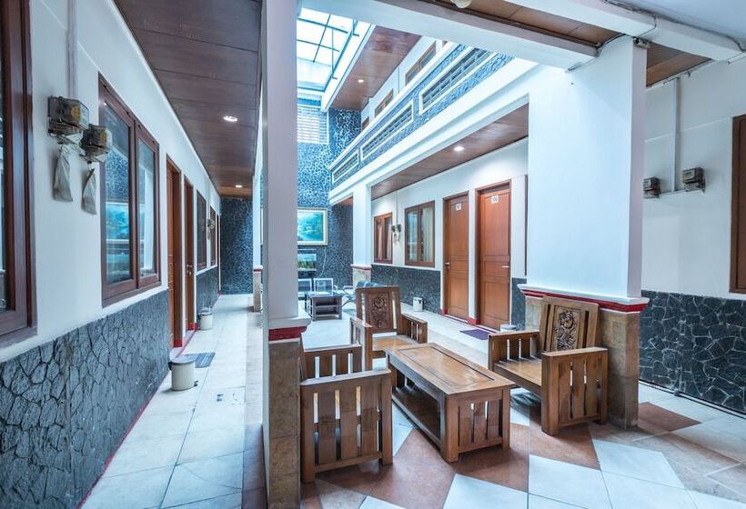 فندق Oyo 1672 Wisma Barkah