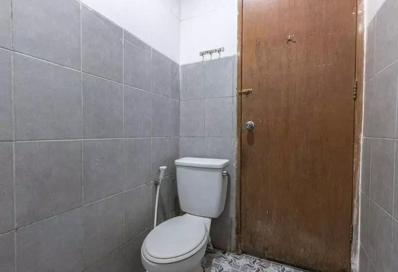 ホテル Oyo 1672 Wisma Barkah