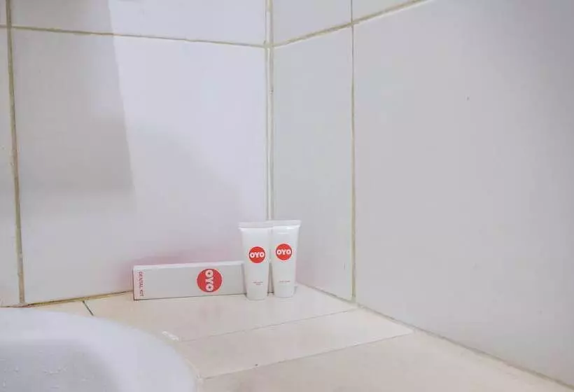 ホテル Oyo 1672 Wisma Barkah