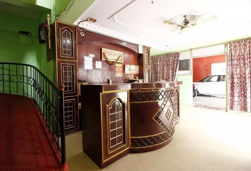 ホテル Spot On 41664 Vyshnavi Lodge
