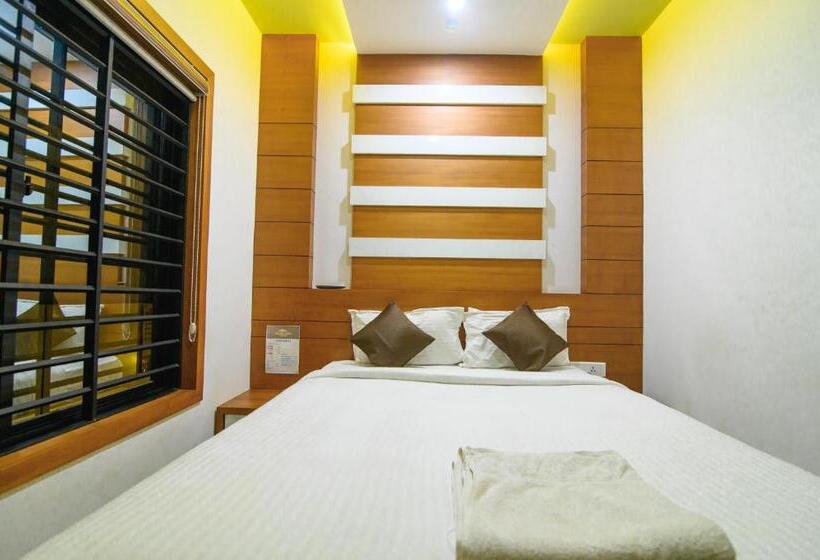 Rinad Castle Vythiri By Hamra Retreat