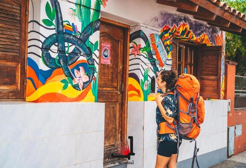 La Social Hostel Y Libros