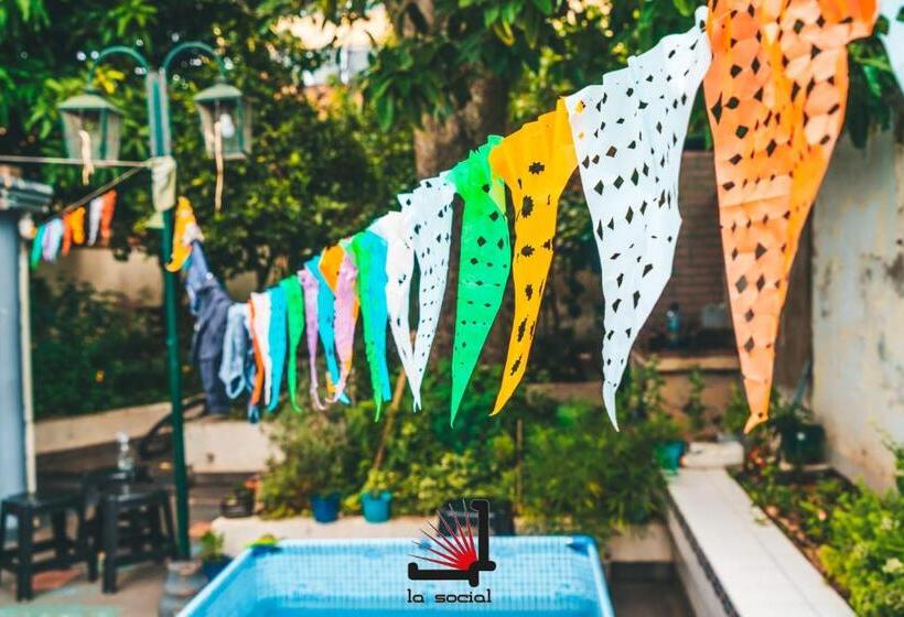 La Social Hostel Y Libros