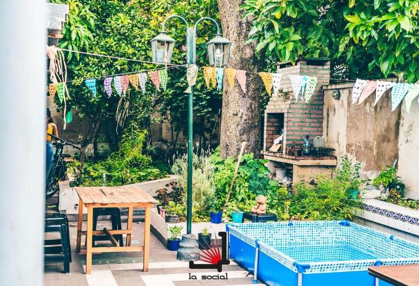 La Social Hostel Y Libros