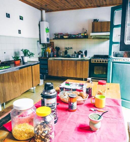 La Social Hostel Y Libros