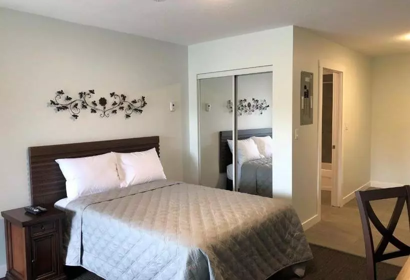 ホテル Onoway Inn And Suites