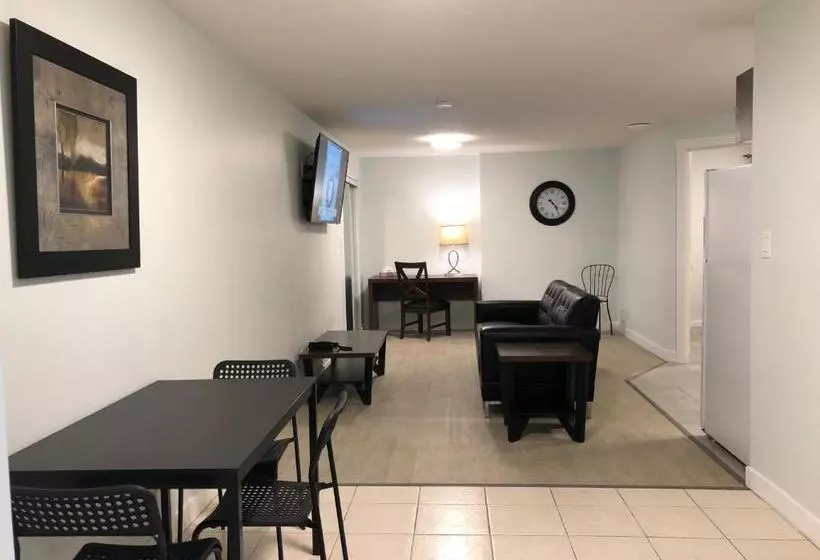 ホテル Onoway Inn And Suites