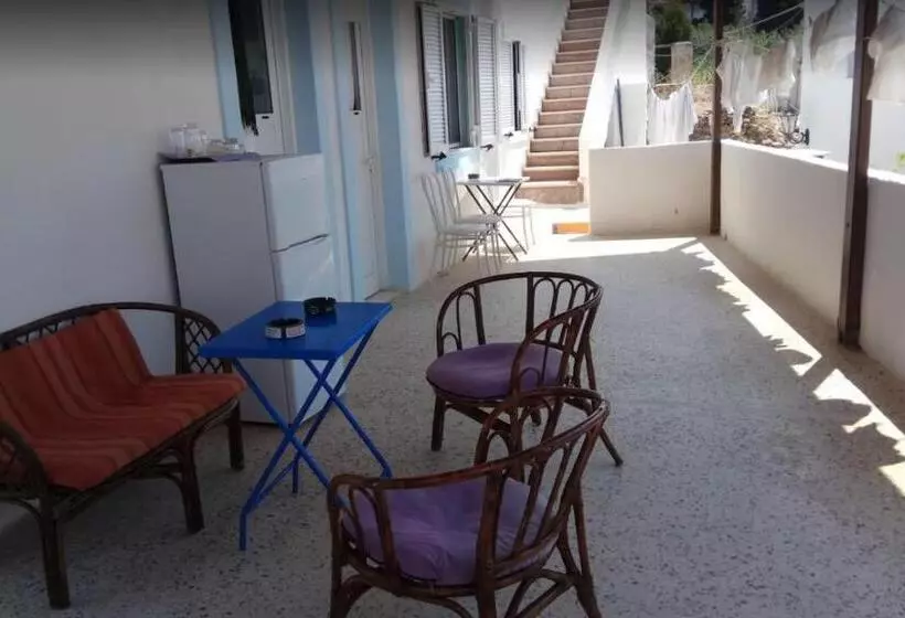 پانسیون Grandma Vasiliki Rooms To Let