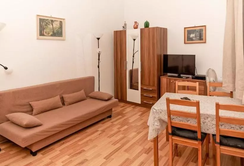 Dfive Apartments  Parlament Residence