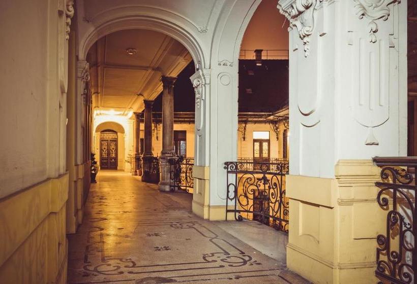 Dfive Apartments  Parlament Residence