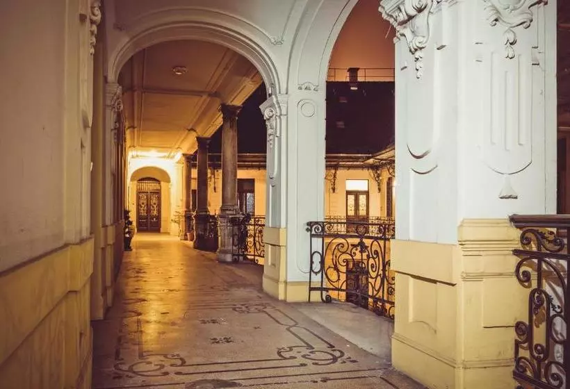 Dfive Apartments  Parlament Residence