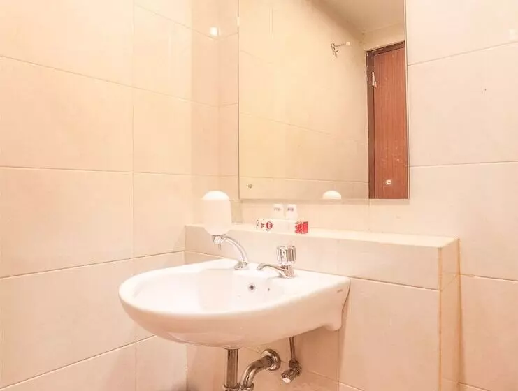 Hotelli Oyo Flagship 755 Appartel Grand Dhika City