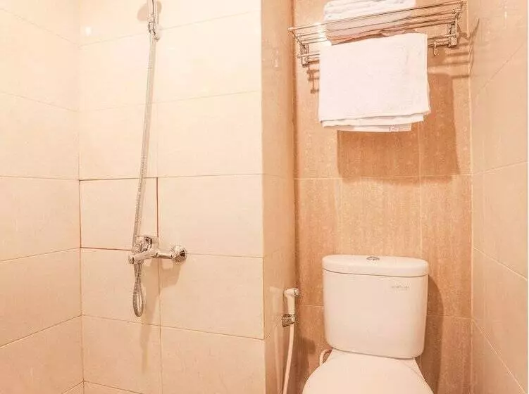 Hotelli Oyo Flagship 755 Appartel Grand Dhika City