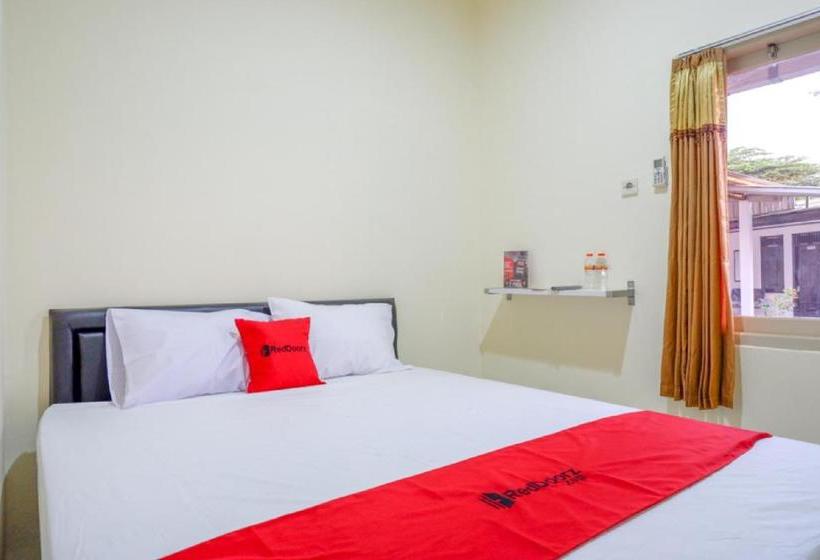 فندق Reddoorz Near Gor Satria 3