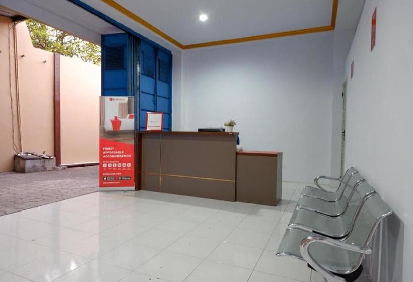 فندق Reddoorz Near Gor Satria 3