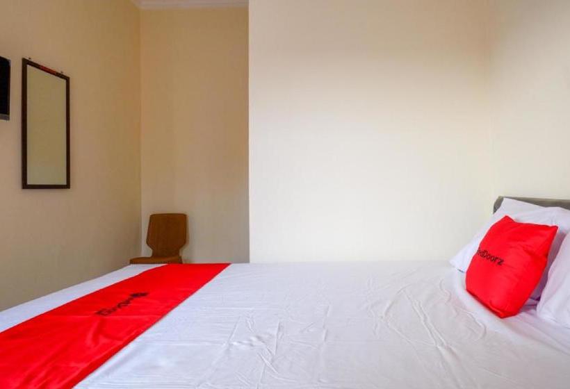 فندق Reddoorz Near Gor Satria 3