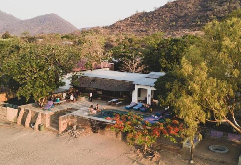 پانسیون Thumbi View Lodge