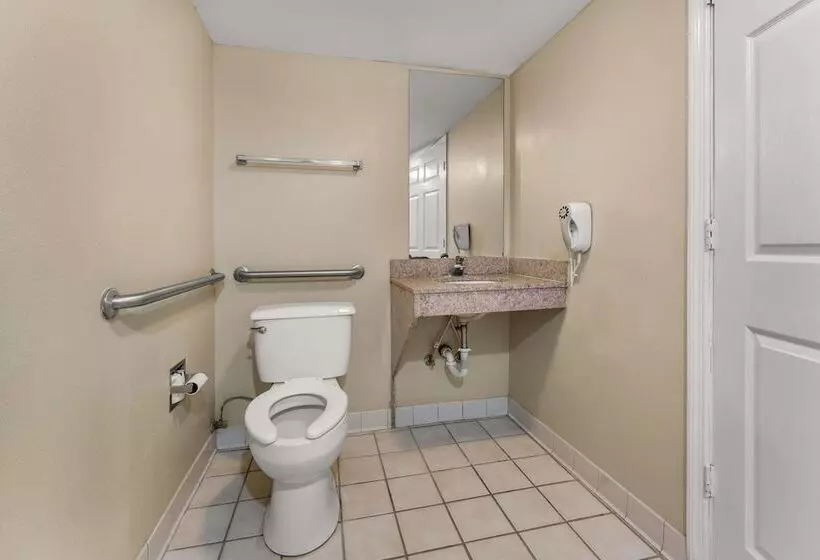 酒店 Americas Best Value Inn Montezuma