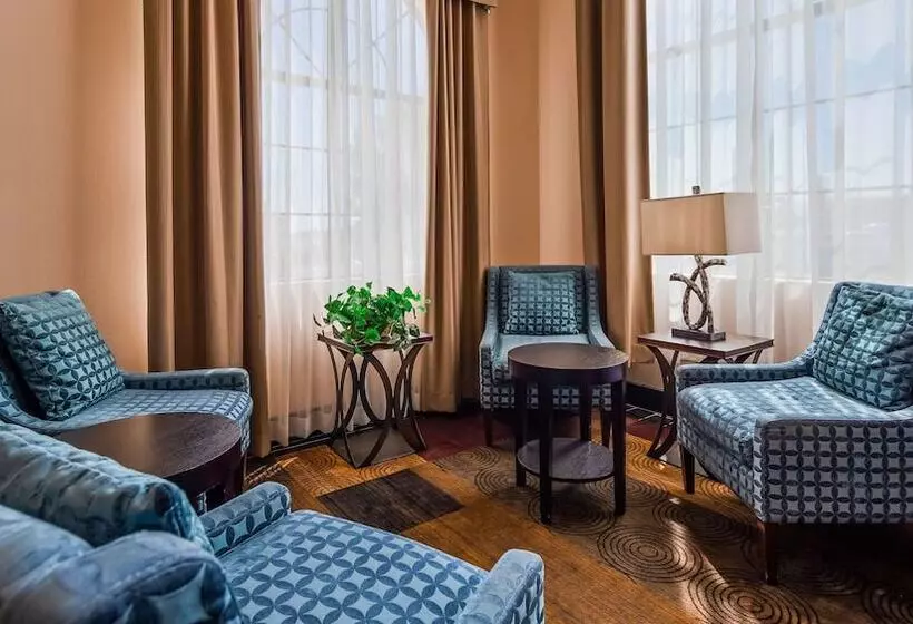 酒店 Best Western Plus Wendover Inn